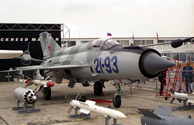 MiG-21-93 sa raketama R-27R i R-73