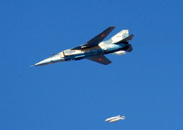  MiG-23BN dejstvuje po položajima FSA sa dve bombe FAB-250