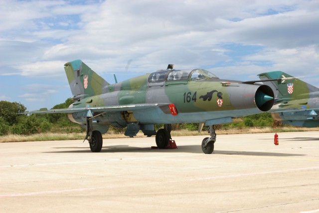 MiG-21UM-164-01