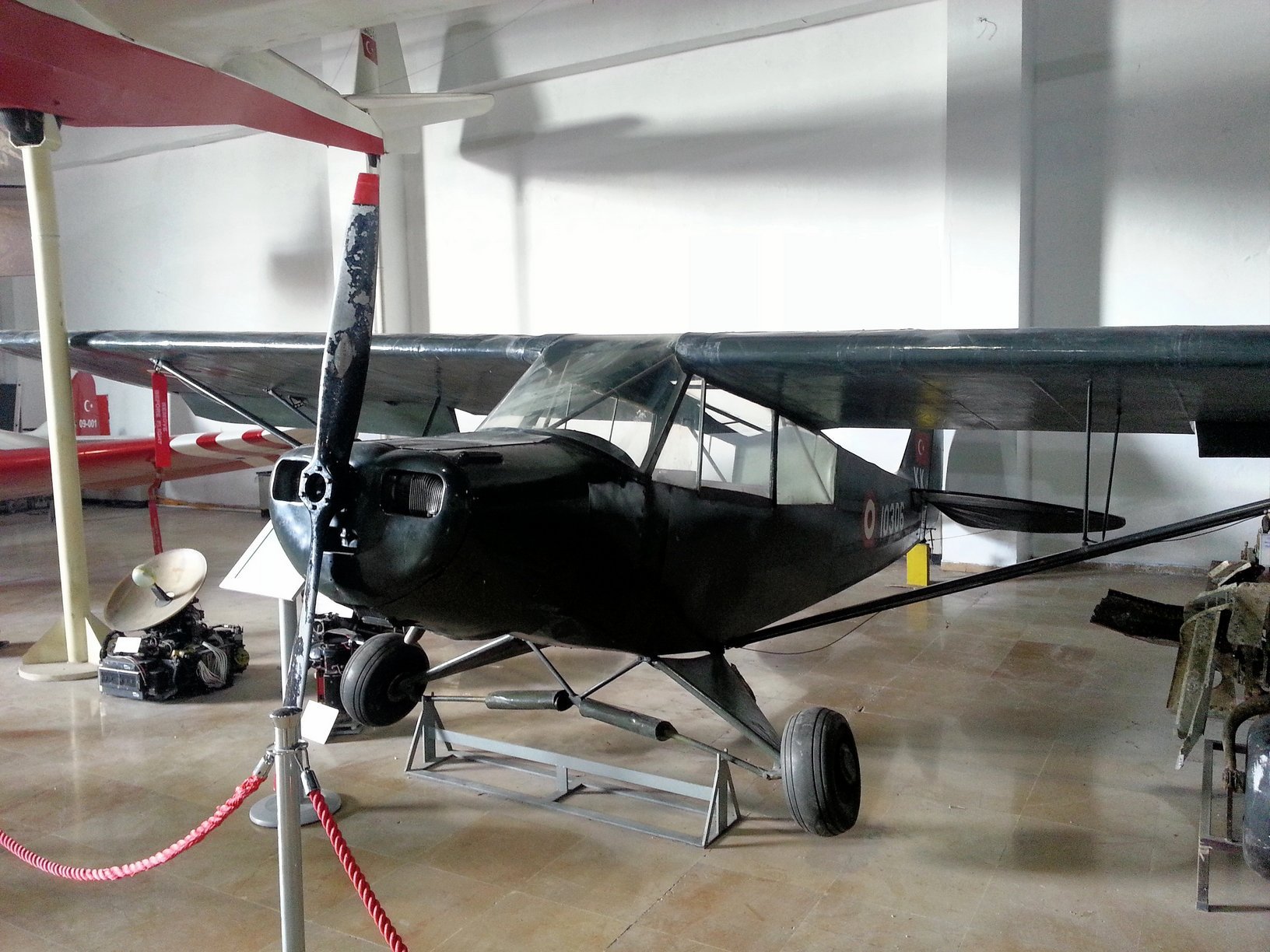 Piper L-18 – lagani