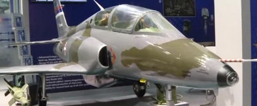 Jugoimport SDPR izložio model aviona G-4 Super Galeb na IDEX-u 2015.