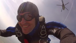 Jedan od najiskusnijih padobranaca iz Srbije poginuo u Italiji prilikom izvođenja B.A.S.E skoka