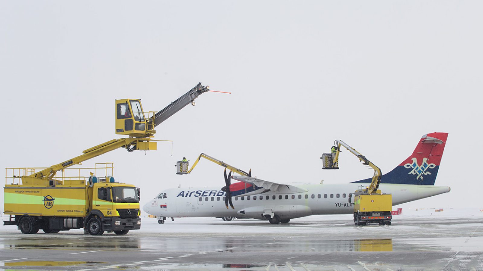 [VIDEO REPORTAŽA] Kako izgleda de-icing Erbasa A319 i ATR-a 72