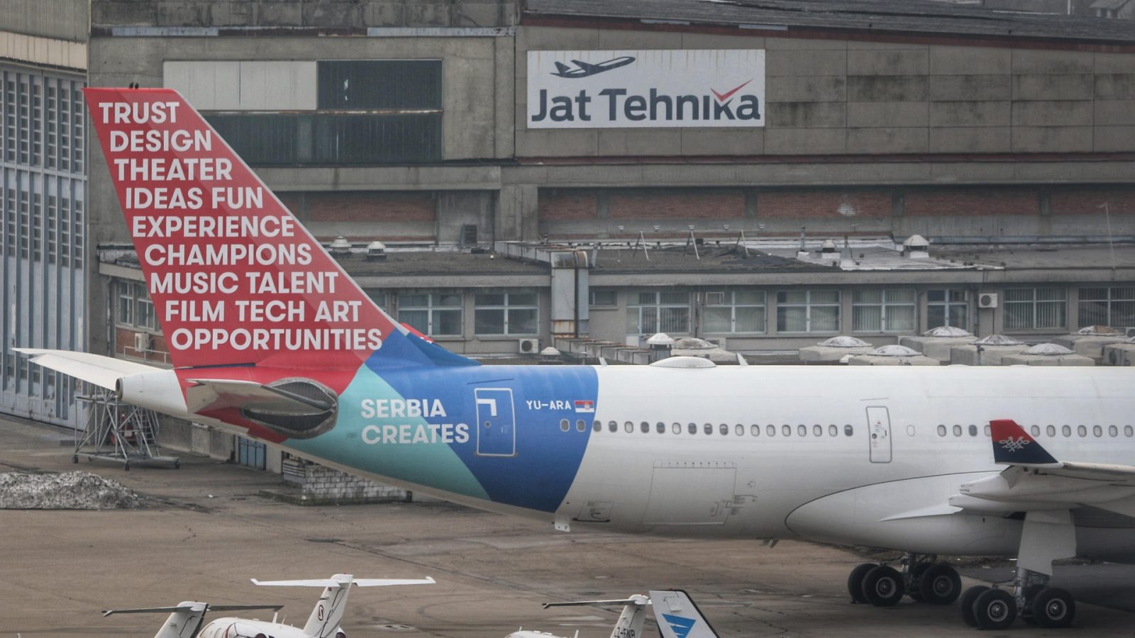 [POSLEDNJA VEST] Er Srbijin A330 dobio novu šemu bojenja – reklamu „Serbia Creates“ Vlade Srbije