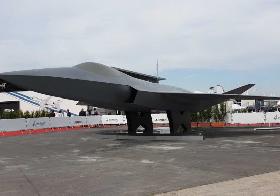 Burže: prikazan model francusko-nemačkog projekta novog borbenog aviona, projektu se zvanično priključila Španija