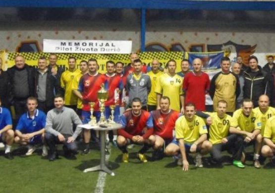 Udruženje pilota „Tigrovi“ promoviše poziv vojnog pilota po srednjim školama u Srbiji