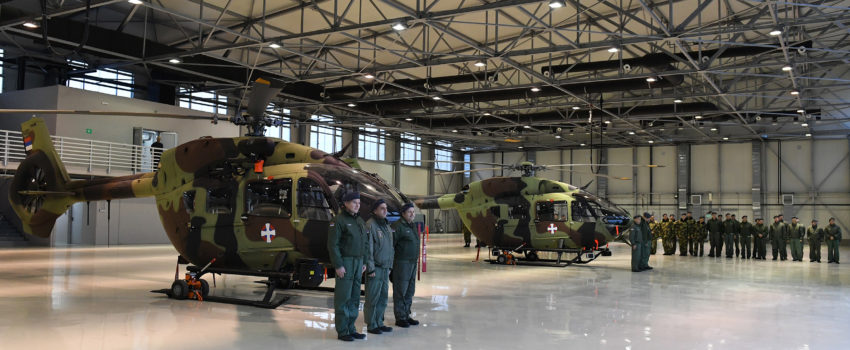 Obilazak novog hangara na vojnom delu aerodroma u Nišu