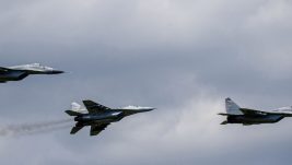 [FOTO REPORTAŽA] Najzanimljiviji detalji sa svečanosti uručenja vojnih zastava 63. padobranskoj brigadi i 72. brigadi za specijalne operacije “Takovo-2020“