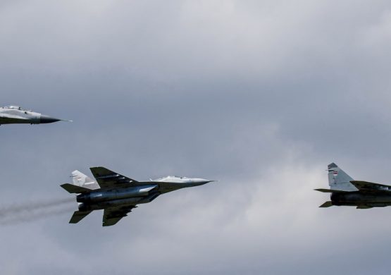 [FOTO REPORTAŽA] Najzanimljiviji detalji sa svečanosti uručenja vojnih zastava 63. padobranskoj brigadi i 72. brigadi za specijalne operacije “Takovo-2020“