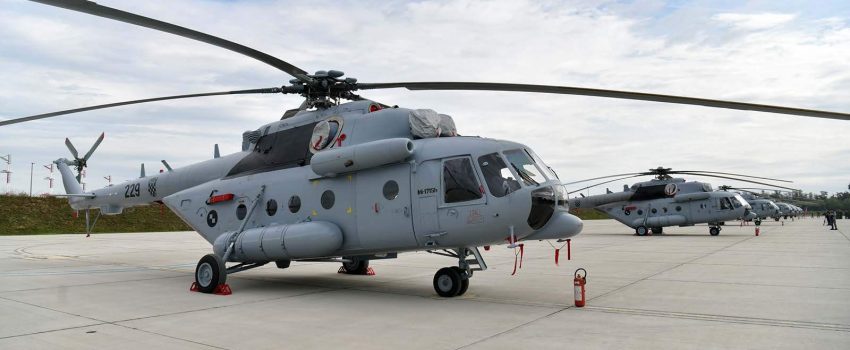 Predsednik države brani helikopteraše i konstatuje: Političari treba da lete vojnim helikopterima, to nije trošak za poreske obveznike