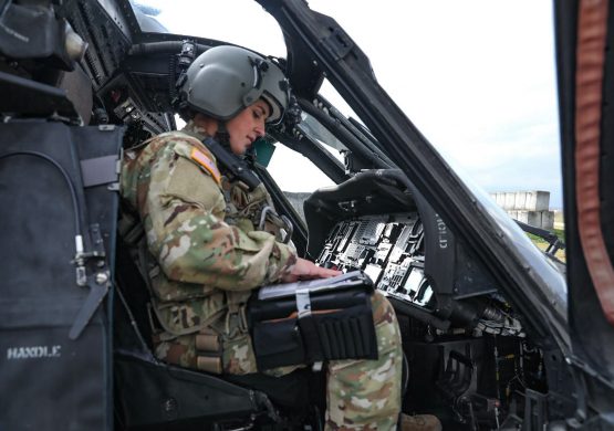Ukrajinka Kristina leteće vojni transportni helikopter iznad Srbije
