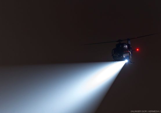 Helikopterska jedinica MUP-a Srbije noću: Strobovi, reflektori, fast rope i nisko letenje