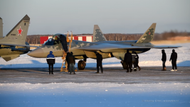 „01 plavi“ u preletu: Vazdušno-kosmičke snage Rusije dobile prvi serijski Su-57