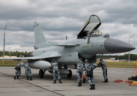 Pakistan bi mogao biti prvi strani korisnik kineskog borbenog aviona J-10