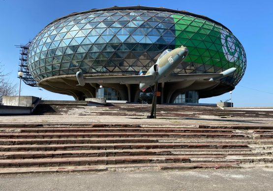 Prvi put posle otvaranja 1989. godine počinje renoviranje zgrade Muzeja vazduhoplovstva: Ministarstvo odbrane počinje sa radovima na prilaznom stepeništu, krovu i plafonu Depoa