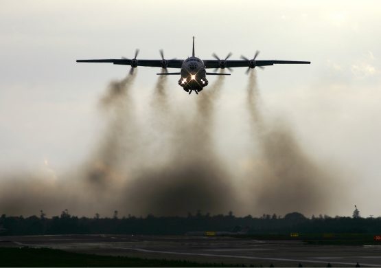 Avion koji juče nije pao na Beograd: Šta znaju civili šta je kargo kompanija koja posluje jeftino sa starim avionima čiji motori dime