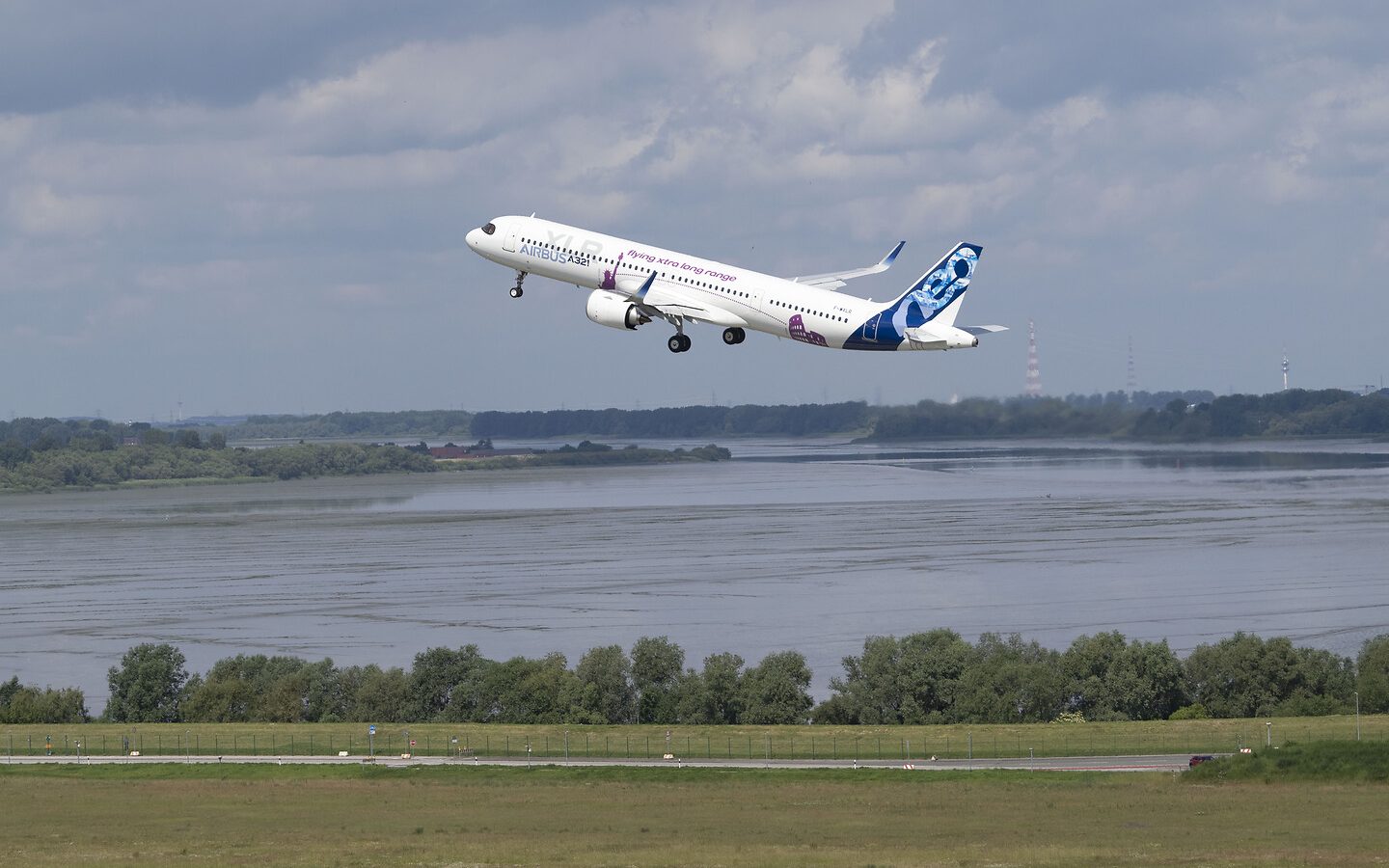 Prvi let novog Erbasovog uskotrupnog putničkog aviona za daleke destinacije: A321XLR u upotrebi od sledeće godine
