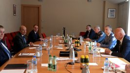 Ministar odbrane Srbije sa delegacijom posetio razvojni centar Dasoa u Parizu: RV i PVO na putu da postane četvrta mušterija francuskog proizvođača aviona u Srbiji