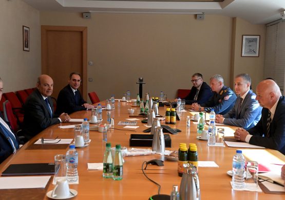 Ministar odbrane Srbije sa delegacijom posetio razvojni centar Dasoa u Parizu: RV i PVO na putu da postane četvrta mušterija francuskog proizvođača aviona u Srbiji