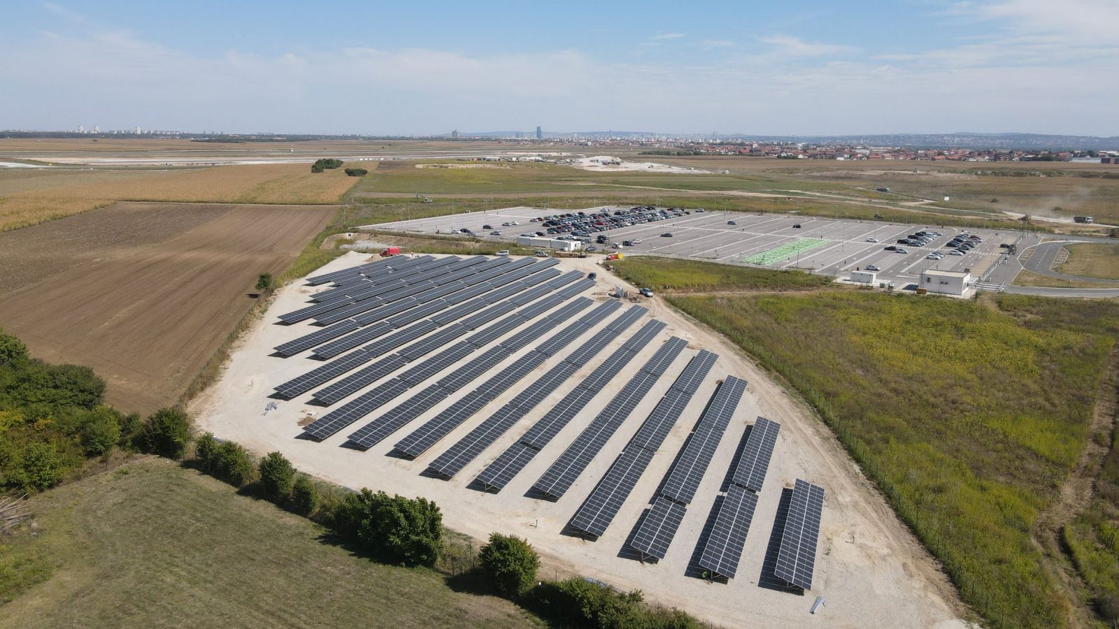 Kompanija „Belgrade Airport „: Pušteno u rad solarno postrojenje na aerodromu „Nikola Tesla“