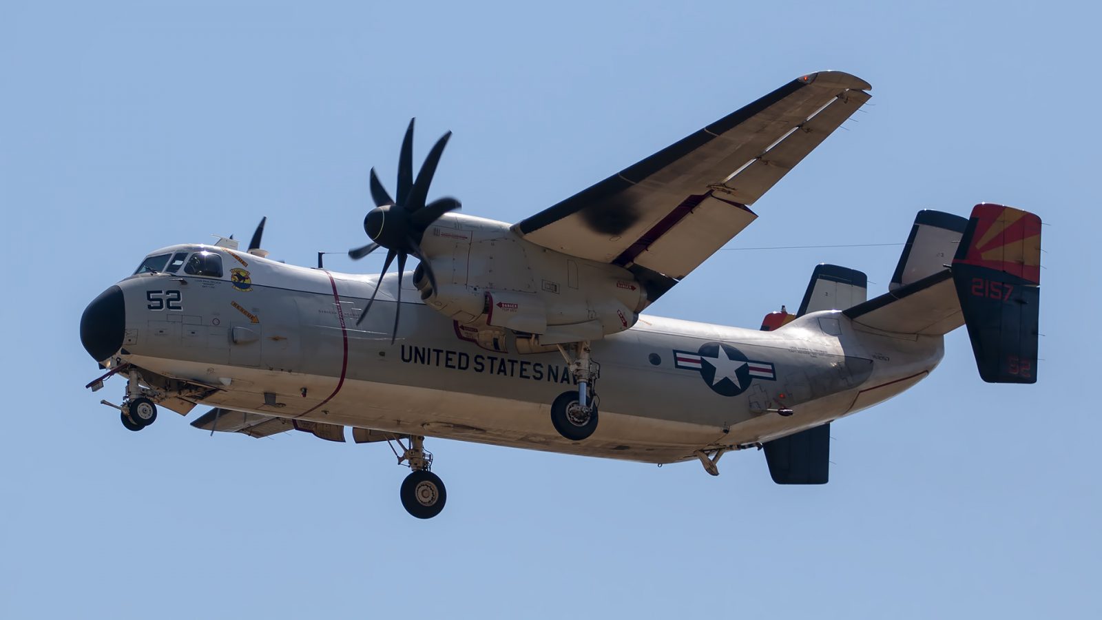 Još jedno vazduhoplovno iznenađenje u Skoplju: Makedoniju posetili avioni C-2A Grejhaund sa nosača aviona Truman
