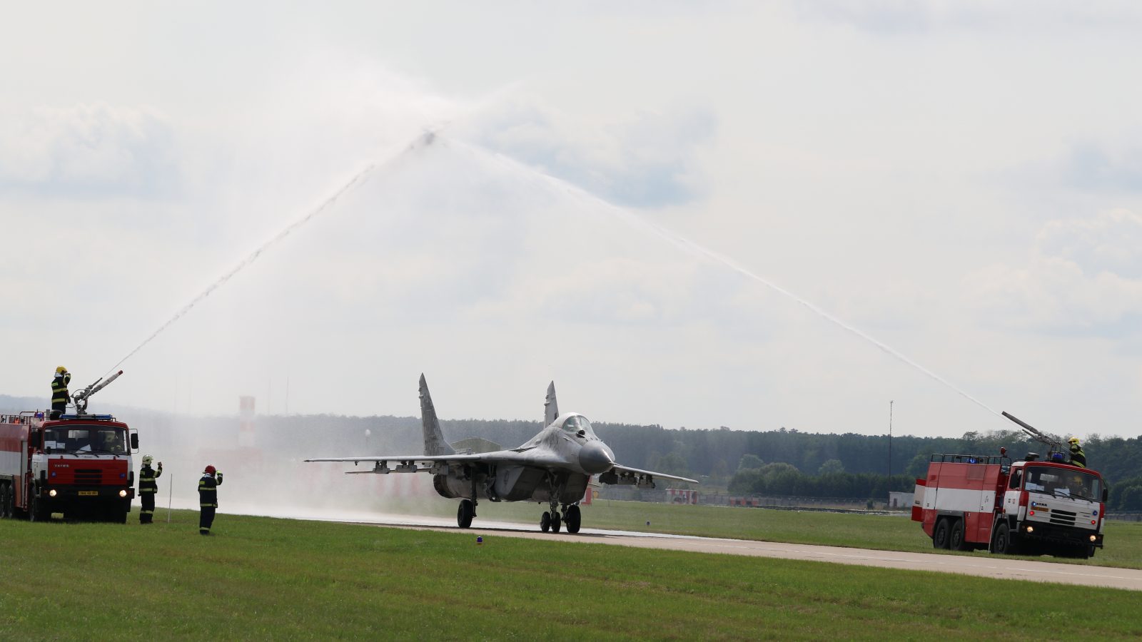 [REPORTAŽA] SIAF 2022: Slovački oproštaj od voljenih MiG-ova 29