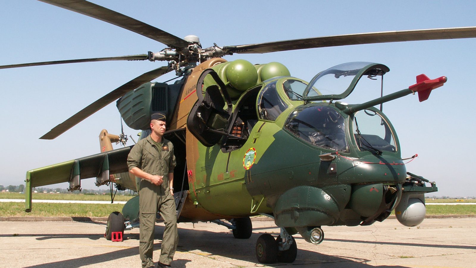 Macedonian-Air-Force-Mi-24V-201-photo-Igor-Bozinovski-1600x900.jpg