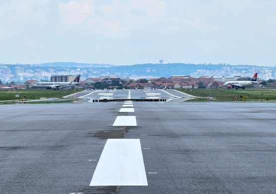[VIDEO] Prvo poletanje i sletanje aviona Er Srbije na novu pistu aerodroma „Nikola Tesla“