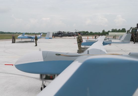 Na aerodromu Morava ministru odbrane i vojnom vrhu prikazan modernizovani Orao i besposadne letelice, među kojima i najnovija CH-95