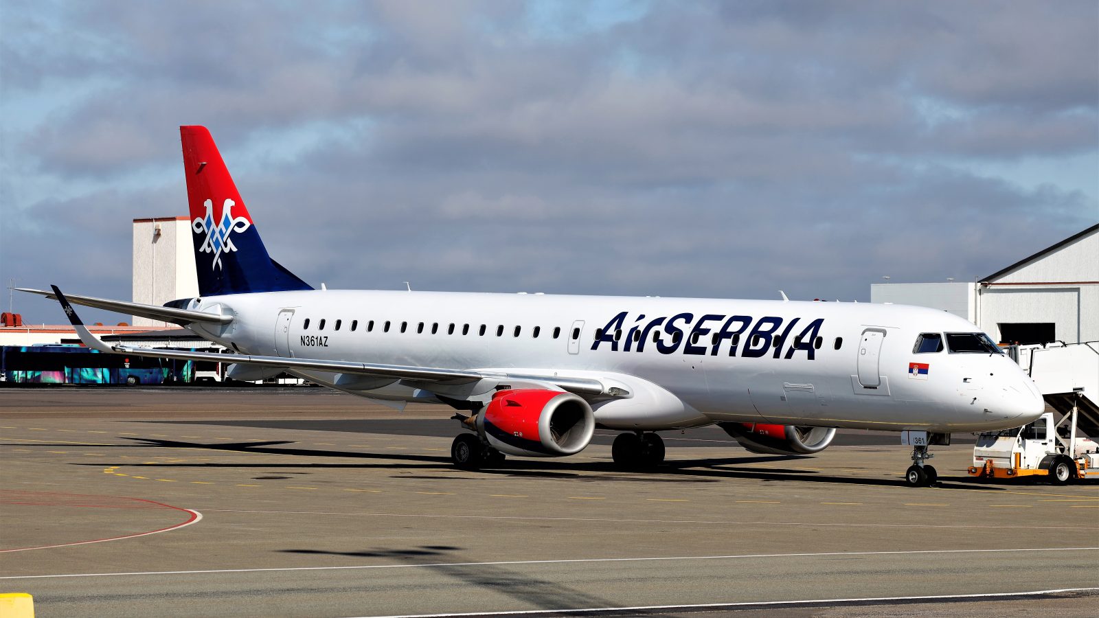 [EKSKLUZIVNO] Prva fotografija prvog Er Srbijinog Embraera E195