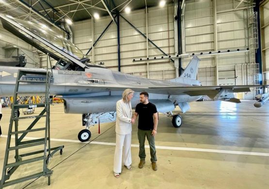 [RAT U UKRAJINI] Međusobni napadi na vazduhoplovne baze, zapadni mediji pišu da borbeni avioni F-16 već lete iznad Ukrajine