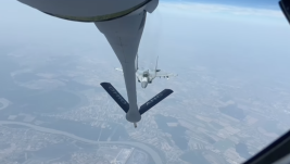 [VIDEO] Pratnja do sletanja u Niš: MiG-ovi 29 srpskog RV i PVO snimljeni iz američkog KC-135 Stratotankera