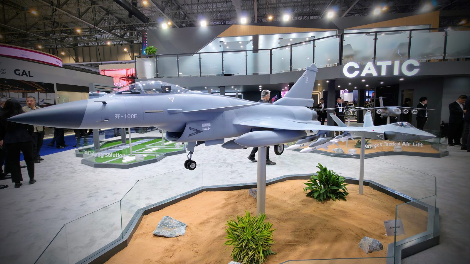 Srpsko-hrvatski rat rečima izdignut na viši nivo: Nakon prozivke čiji je Rafal bolji, Vučić između redova najavio nabavku još jedne eskadrile?