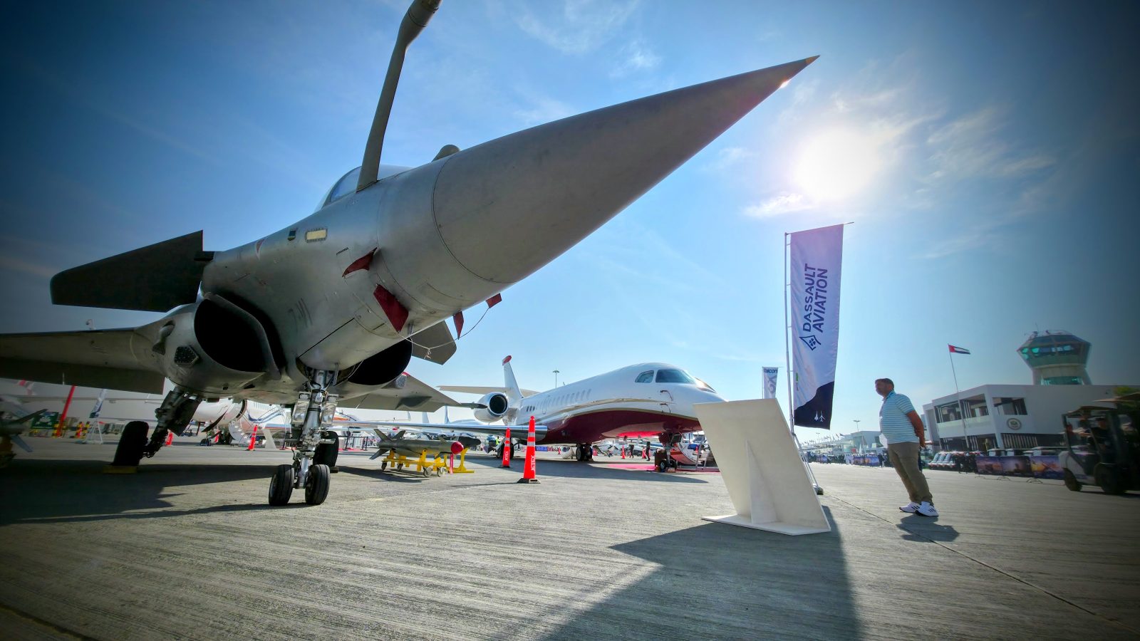 Četrnaest godina kasnije Vučić sleteo u Abu Dabi Falkonom koji je tehnički ispravan: Od nelikvidnog Jata do „transsoničnog Belog Orla“