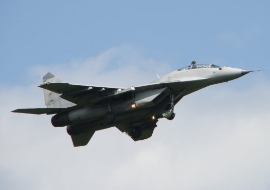 Srpsko RV i PVO izvelo interesantnu vazduhoplovnu aktivnost: Prebaziranje borbenih letelica na Lađevce, prvi put uočen MiG-29UB sa novim kineskim nosačima raketa