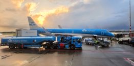 KLM gradi prvi holandsku fabriku održivog avio-goriva i testira e-SAF na liniji za Hamburg