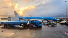 KLM gradi prvu holandsku fabriku održivog avio-goriva i testira e-SAF na liniji za Hamburg