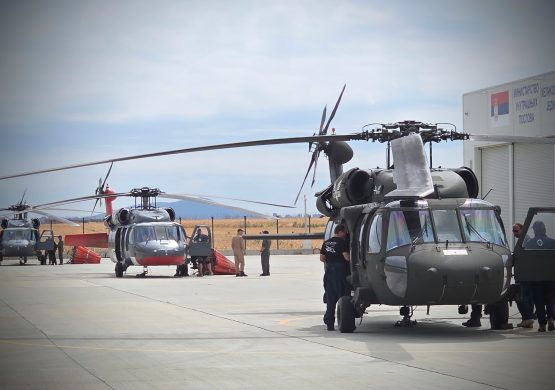 [VIDEO REPORTAŽA] Od brifinga u bazi do vedara u kanalu: Letački dan sa Helikopterskom jedinicom MUP-a i evropskom „Black Hawk“ flotom