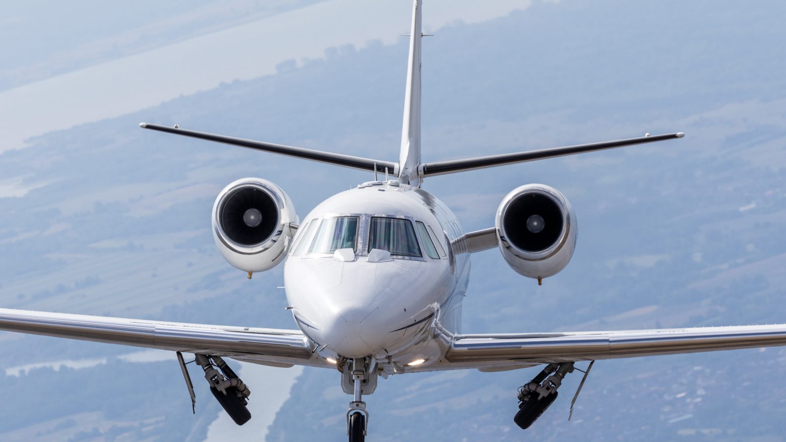 [PREMIJERA] Dokumentarni film povodom 35 godina postojanja kompanije „Prince Aviation“: Od retko viđene arhive 90-tih do atraktivnih vazduh-vazduh sekvenci