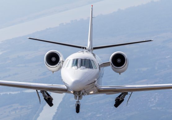 [PREMIJERA] Dokumentarni film povodom 35 godina postojanja kompanije „Prince Aviation“: Od retko viđene arhive 90-tih do atraktivnih vazduh-vazduh sekvenci