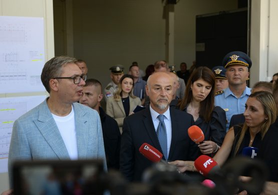 „Ne mogu da kupe od Izraela, ali mogu od Srbije“: Vučić o poslovnom aspektu nove fabrike dronova i statusu pregovora za nabavku novog naoružanja iz Kine